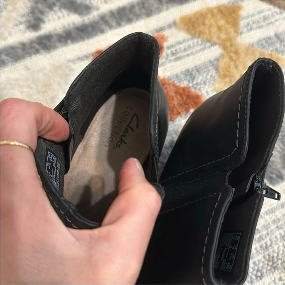 Clarks Bayla Glow Black Leather Ankle Bootie Block Heel